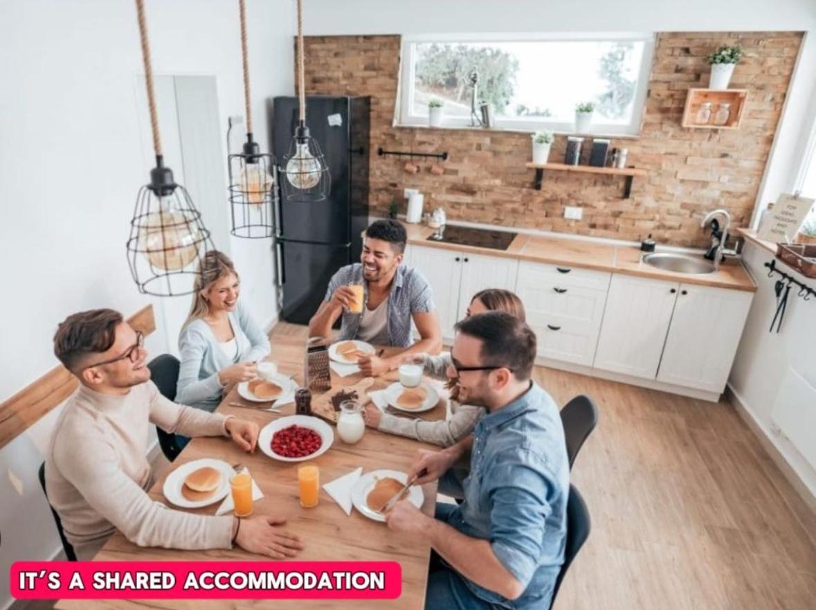 *Rc246*For Your Relaxed & Cosy Stay + Free Parking Лийдс Екстериор снимка